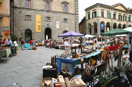 Cortona antiques and flea market